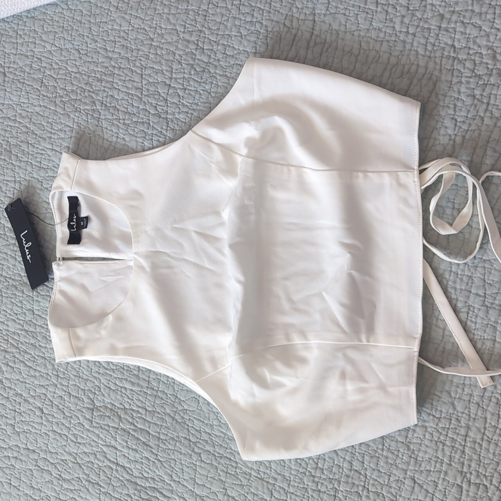 Lulu's Bold Basics Ivory Cutout Tie-Back Crop Top size M